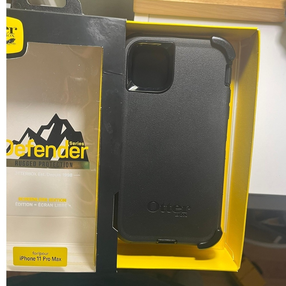 NEW OtterBox Defender Series Rugged Protection Screenless Ed. Iphone 11 Pro Max - Picture 2 of 6
